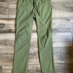 686 women Everywhere pants in olive green size 8
